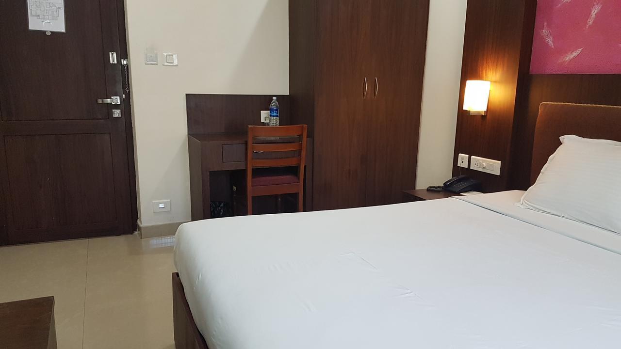 The Central Park Kollam Exterior foto