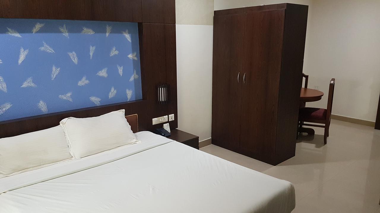 The Central Park Kollam Exterior foto
