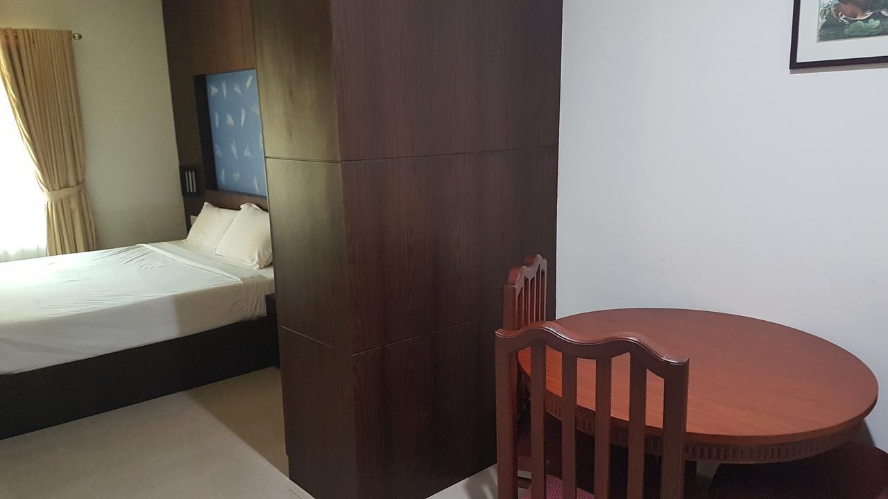 The Central Park Kollam Exterior foto