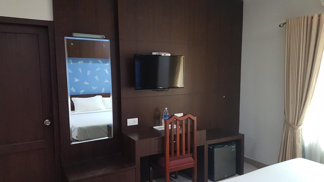 The Central Park Kollam Exterior foto
